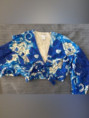 House of Harlow 1960 Blue and Cream Floral Cropped Top